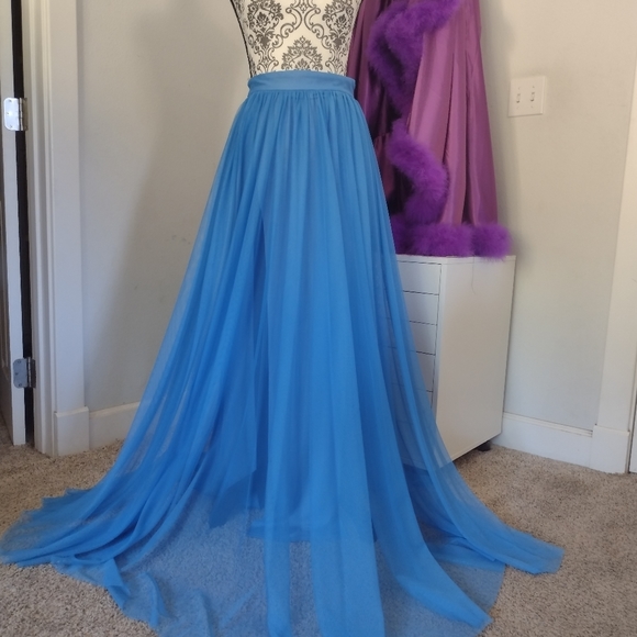 Dresses & Skirts - BNWOT Cyrena skirt